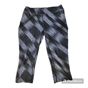Women's Reebok Active Wear Black And Grey Capri Leggings Size Medium